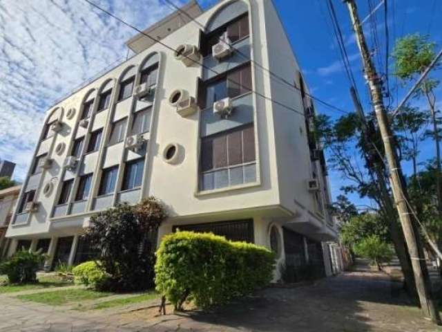 LIBERTAS Imobiliária vende !    Excelente cobertura na divisa dos bairros Petrópolis e Jardim Botânico com vista panorâmica para estes bairros e todo o entorno no valor de R$947.000,00.&lt;BR&gt;Área 