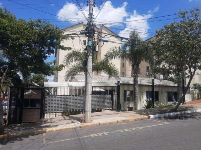 Ótimo apartamento na Vila Nova, no residencial Cavalhada, desocupado, com 40m² privativos, de 2 dormitórios e vaga rotativa. Possui sala, 2 dormitórios, banheiro com box de vidro e ventilação natural,