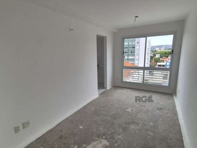 Apartamento com 3 dormitórios sendo um suíte. Em andar alto, muito arejado e iluminado. Em boa localização. Condomínio com elevador, gás central, portaria virtual, playground, salão de festas.&lt;BR&g