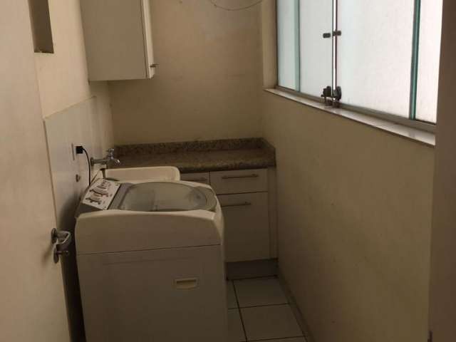 apartamento reformado com 2 dorm, sendo 1 suite .