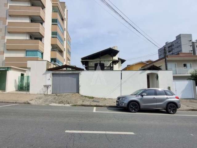 Casa residencial com 3 quartos  para alugar, 156.00 m2 por R$2900.00  - Floresta - Joinville/SC