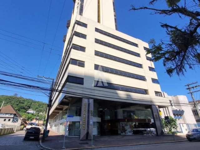 Sala para alugar, 32.91 m2 por R$980.00  - Centro - Joinville/SC