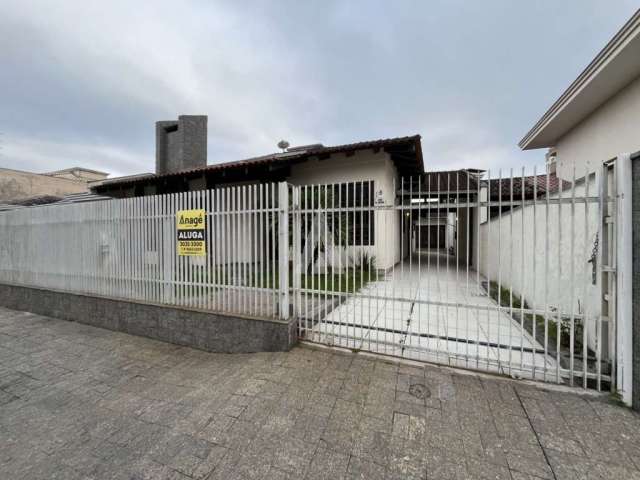 Casa residencial com 3 quartos  para alugar, 240.00 m2 por R$5200.00  - Costa E Silva - Joinville/SC