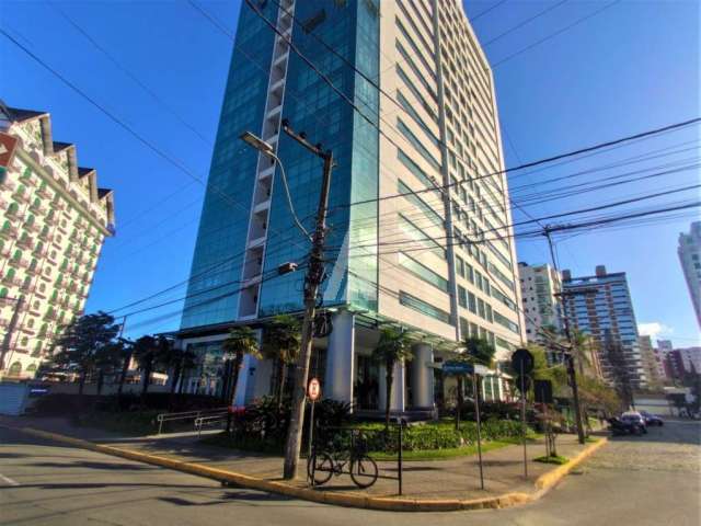 Sala para alugar, 38.42 m2 por R$2990.00  - Centro - Joinville/SC