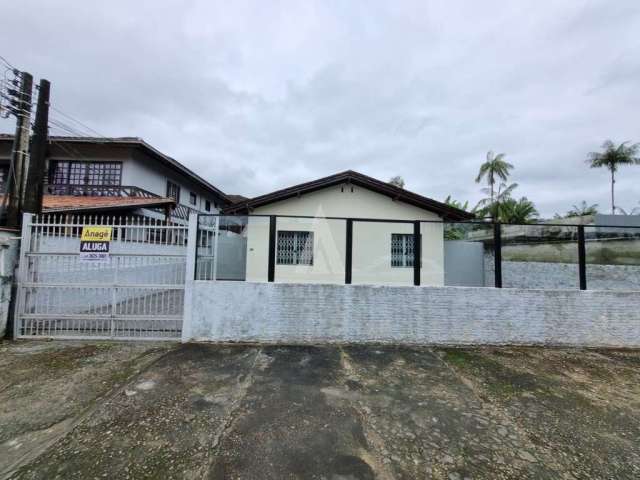 Casa residencial com 2 quartos  para alugar, 108.00 m2 por R$2490.00  - Bucarein - Joinville/SC