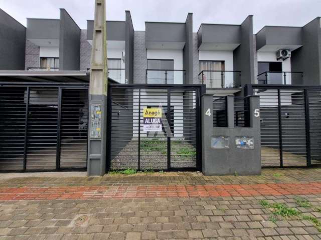 Casa residencial com 2 quartos  para alugar, 67.68 m2 por R$1700.00  - Espinheiros - Joinville/SC