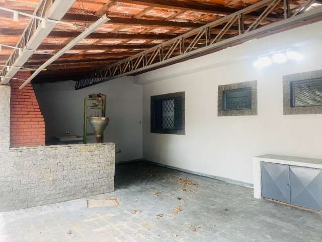 Casa Térrea , 2 dormitórios ( 1 suíte ) , terreno 300m 2