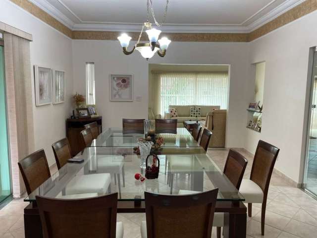 Casa com 4 dormitórios à venda, 324 m² por R$ 1.400.000,00 - Centro - Barretos/SP