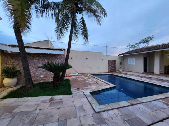 Casa com 4 dormitórios à venda, 344 m² por R$ 1.100.000,00 - Baroni - Barretos/SP