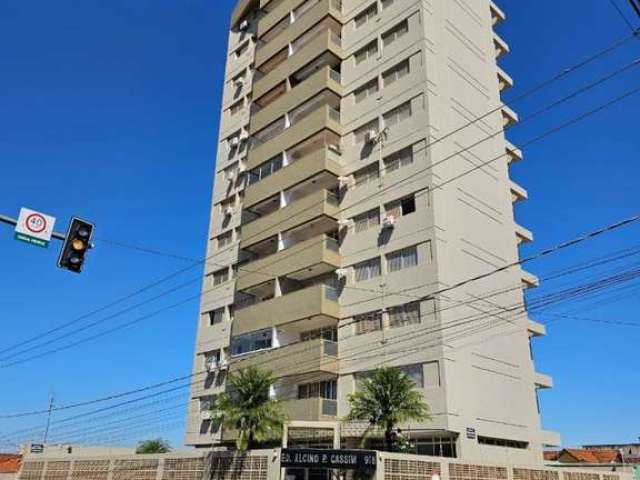 Apartamento com 2 dormitórios à venda, 111 m² por R$ 450.000,00 - Centro - Barretos/SP