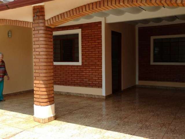 Casa com 2 dormitórios à venda, 140 m² por R$ 350.000 - Nogueira - Barretos/SP