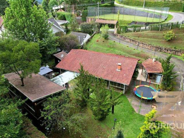 Casa com 3 dormitórios à venda, 200 m² por R$ 770.000,00 - Morro Do Elefante - Campos do Jordão/SP