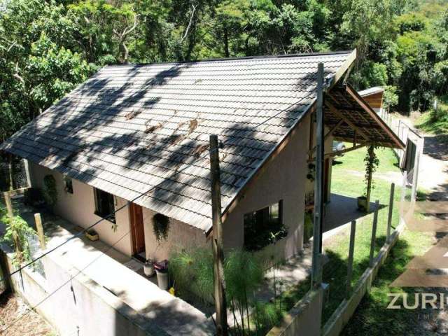 Casa com 3 dormitórios à venda, 190 m² por R$ 900.000,00 - Centro - Campos do Jordão/SP