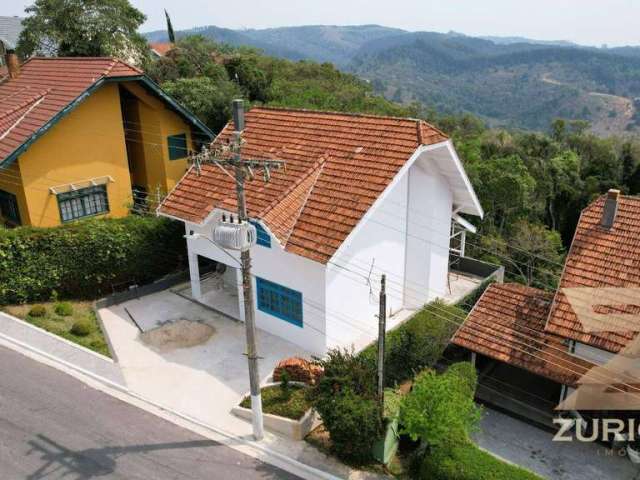 Casa com 3 dormitórios à venda, 250 m² por R$ 850.000 - Capivari - Campos do Jordão/SP