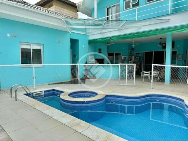 Casa Duplex com piscina em Jurerê Internacional codigo: 69134