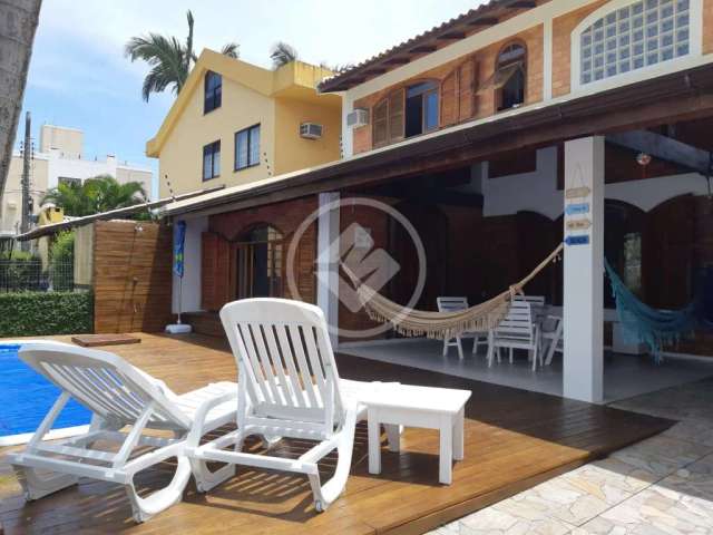 Casa 200 metros do mar com Piscina em Canasvieiras codigo: 79904