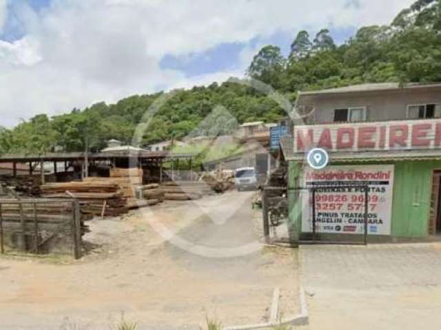 Terreno de esquina com uma ótima localização em Forquilhinhas. codigo: 85952