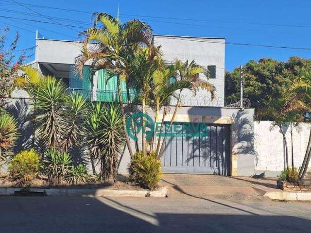 Casa com 6 dormitórios à venda, 300 m² por R$ 1.290.000,00 - Centro - Pedro Leopoldo/MG