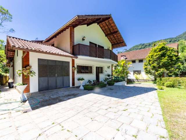 Casa em condomínio fechado com 6 quartos à venda na Alameda Jacauna, 160, Granja Guarani, Teresópolis, 300 m2 por R$ 1.700.000