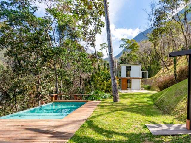 Casa em condomínio fechado com 4 quartos à venda na Rua Bernardo Coutinho, Araras, Petrópolis, 245 m2 por R$ 2.500.000