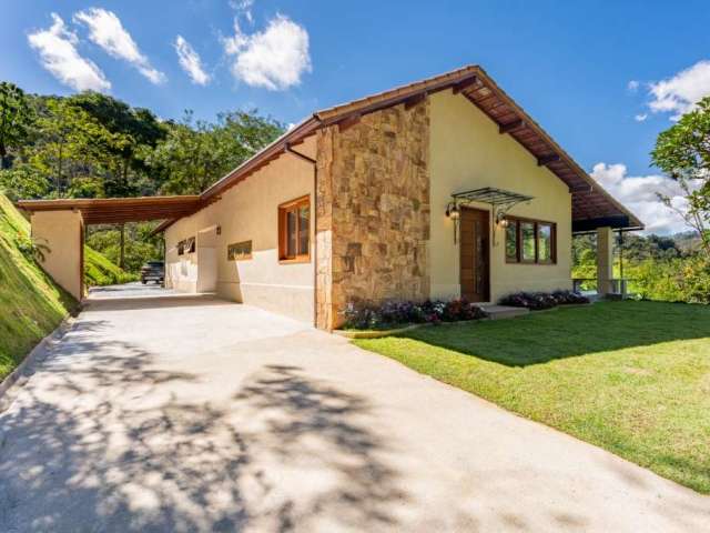 Casa com 3 quartos à venda na Rua das Quaresmas, Itaipava, Petrópolis, 438 m2 por R$ 1.590.000