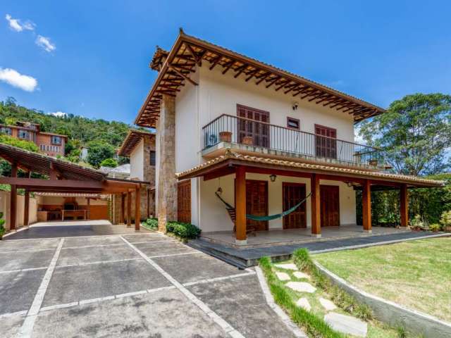 Casa em condomínio fechado com 5 quartos à venda na Estrada Bom Jardim, Parque do Imbui, Teresópolis, 231 m2 por R$ 2.300.000