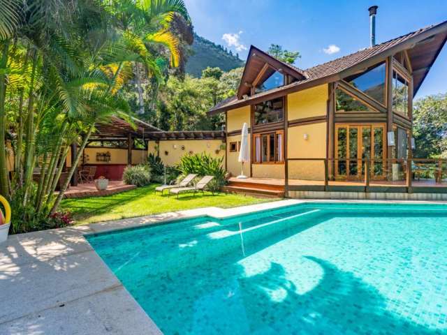 Casa com 3 quartos à venda na Estrada da Mata, 655, Araras, Petrópolis, 112 m2 por R$ 2.250.000