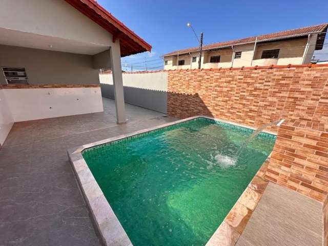 Casa para Venda no bairro Vila Oceanópolis, localizado na cidade de Mongaguá / SP.