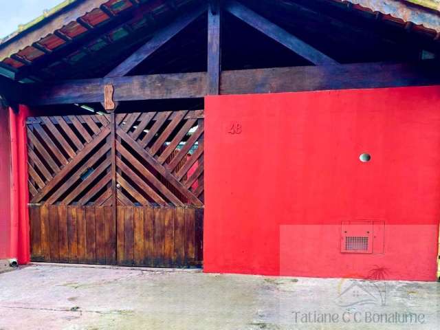 Casa para Venda no bairro Balneário Itaguaí, localizado na cidade de Mongaguá / SP.