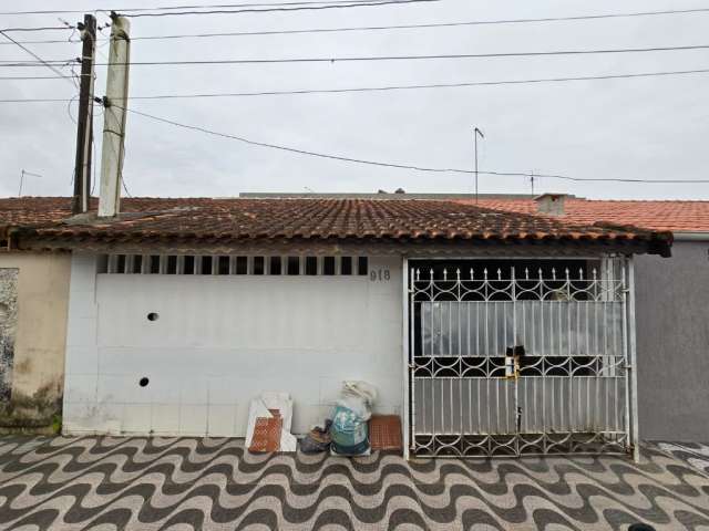 Casa para Venda no bairro Maracanã, localizado na cidade de Praia Grande / SP.