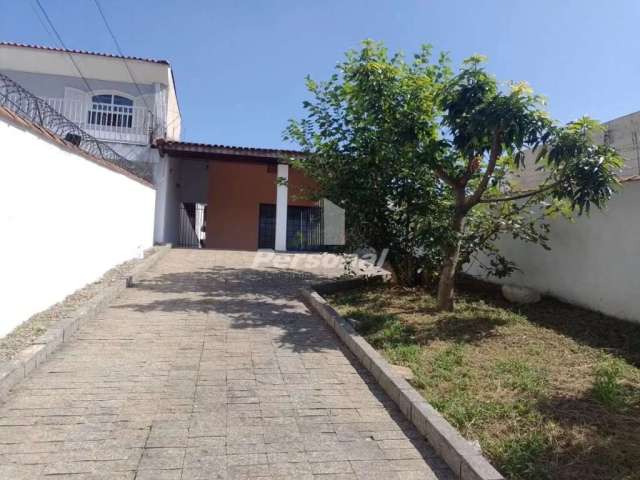 Casa com 3 dormitórios à venda, 100 m² por R$ 675.000,00 - Vila São José - Taubaté/SP - CA0984