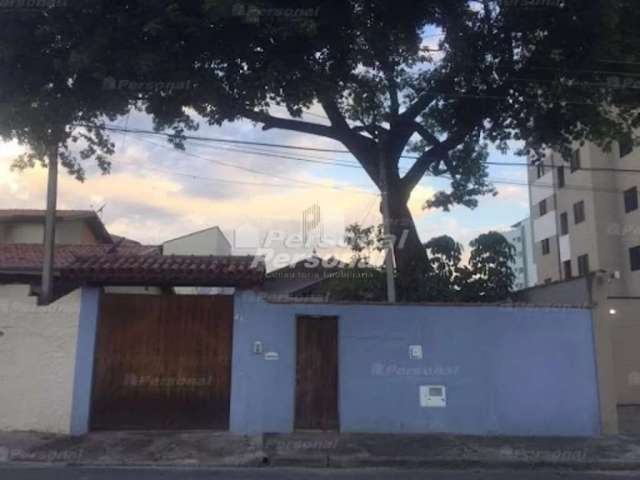 Casa com terreno de 505m²  - Vila São José - Taubaté/SP - CA0653