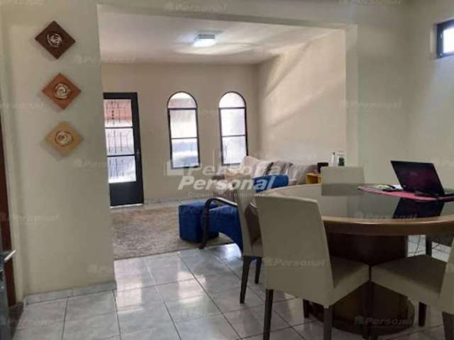 Casa com 3 dormitórios à venda, 187 m² por R$ 380.000,00 - Chácara do Visconde - Taubaté/SP - CA0651