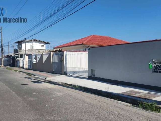 Vende-se casa de 3 quartos recém reformada no Ceniro Martins, São José-SC