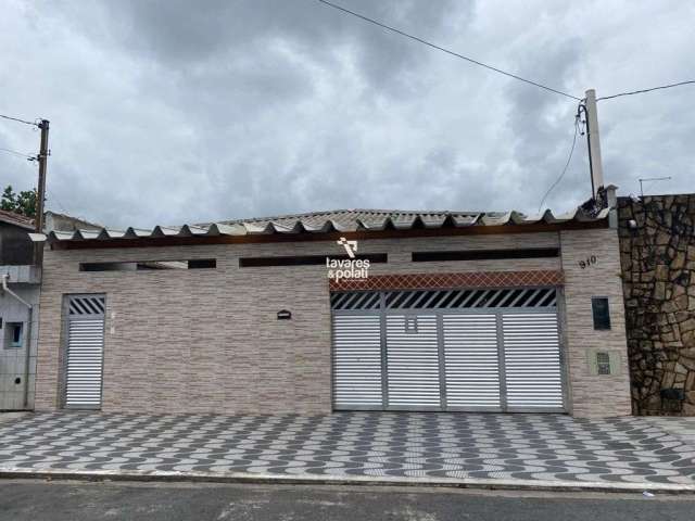 Casa à Venda em Vila Antártica, Praia Grande - SP