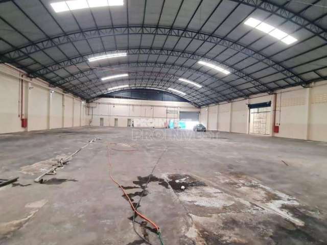 Galpão industrial no Taboão da Serra com 3.336m² próximo a Regis Bitencout.