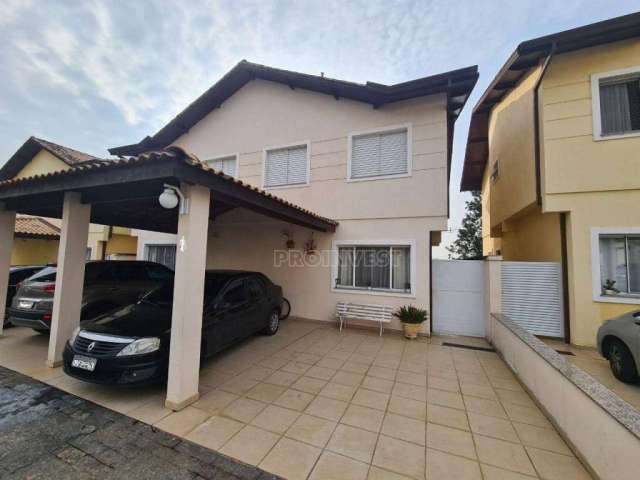 Casa com 3 dormitórios à venda, 200 m² por R$ 770.000 - Granja Viana.