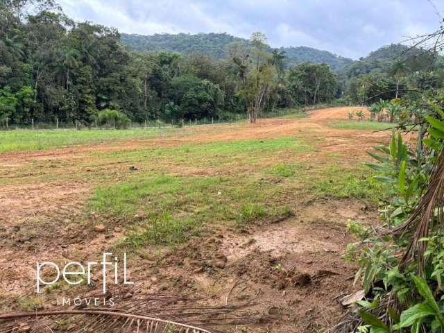 Terreno Comercial à venda em Joinville-SC, Bairro Rio Bonito (Pirabeiraba) com 8.700m²: Oportunidade Única na BR 101!