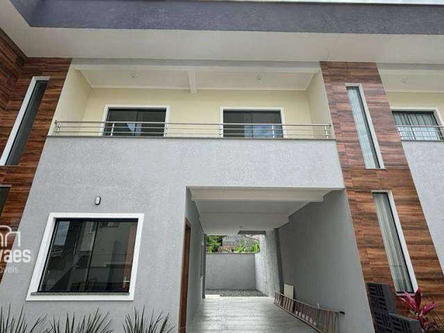 Sobrado com 3 dormitórios à venda, 116 m² por R$ 625.000,00 - Bom Retiro - Joinville/SC