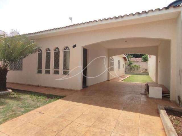 Casa para alugar em Maringá, Conjunto João de Barro Porto Seguro II, com 3 quartos, com 130 m²