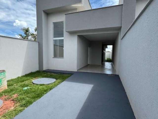 Casa a venda 3 quartos com 1 suíte, blindex, porcelanato,quintal no fundo e área gourmet.  Jardim N