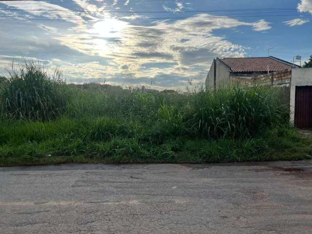 Vende-se Lote com otima localização no residencial vilage garavelo,Proximo ao Banco do Brazil Proxi