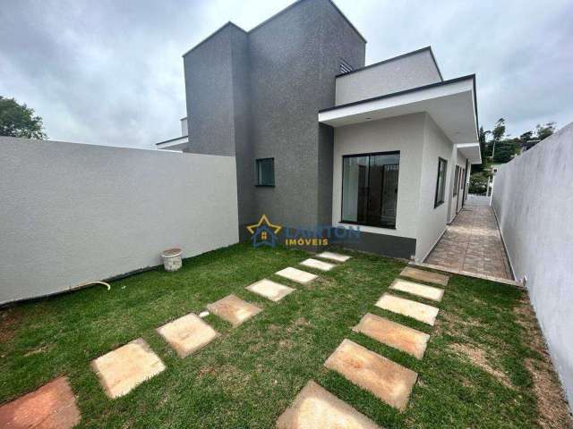 Caia de amores por esta charmosa casa localizada na Vila Santa Helena, Atibaia/SP.