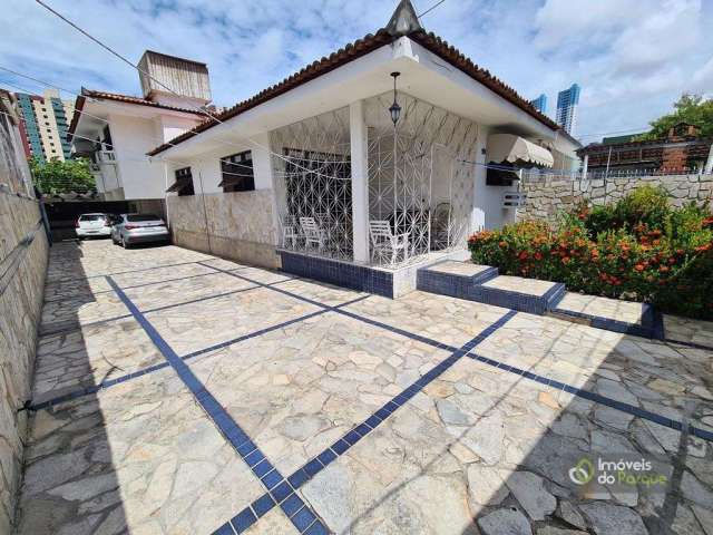 Casa para Venda em João Pessoa, Manaíra, 5 dormitórios, 3 suítes, 4 banheiros, 5 vagas