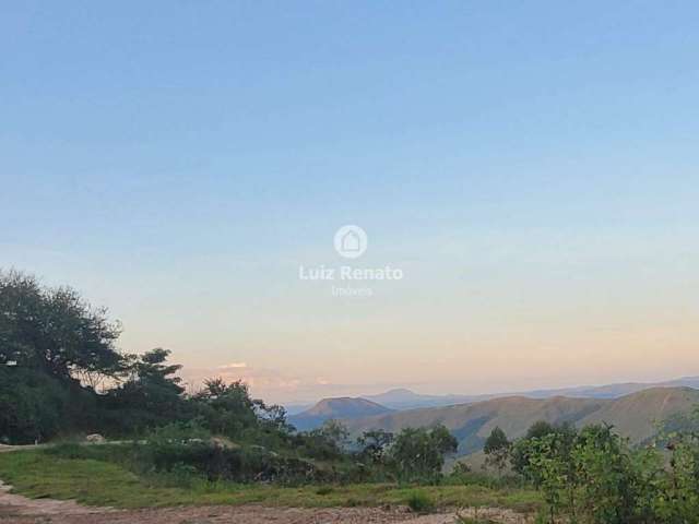 Excelente lote com vista maravilhosa para o vale no Morro do Chapéu.