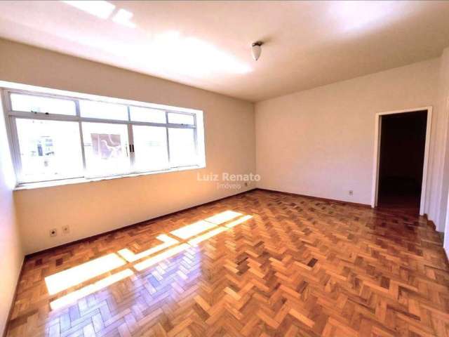 Apartamento na Praça da Liberdade - 3 quartos ideal para reformar!