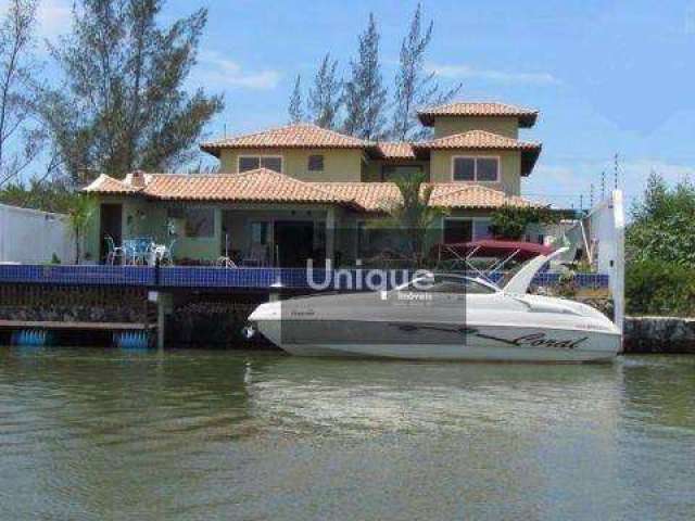 Excelente casa à beira do Canal em Búzios.