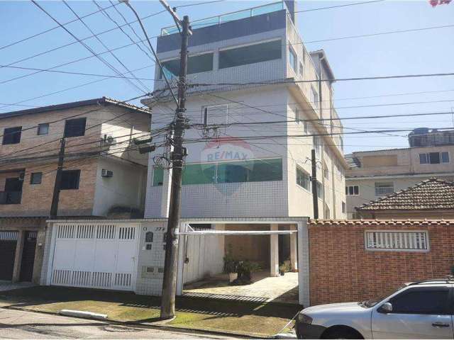 Sobrado triplex  de 5 quartos, 4 suítes com elevador privativo na Vila Valença em São Vicente