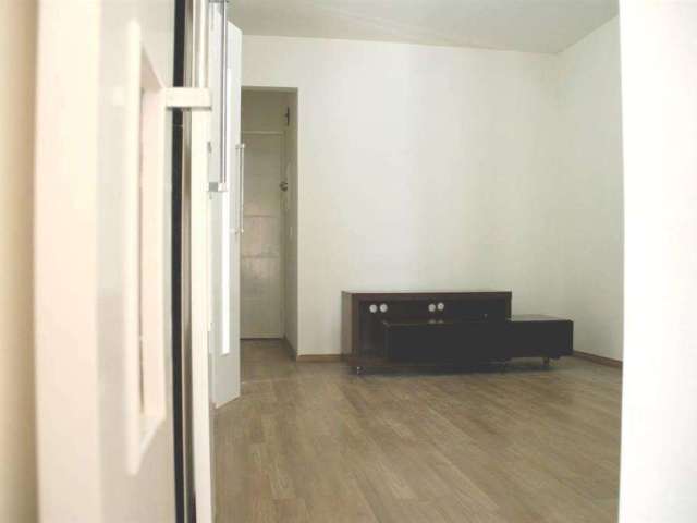 Apartamento com 3 Dormitórios, 1 Vaga, 45m²