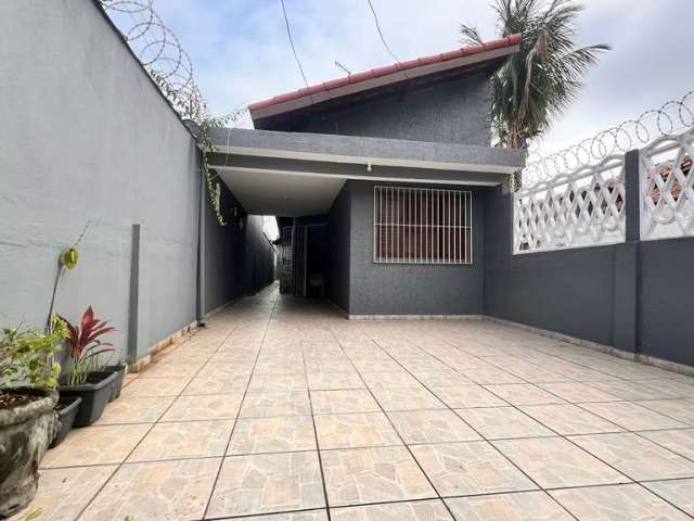 Casa a venda na Vila Mirim, com 212 m² por R$ 486.000 - Maracanã - Praia Grande/SP